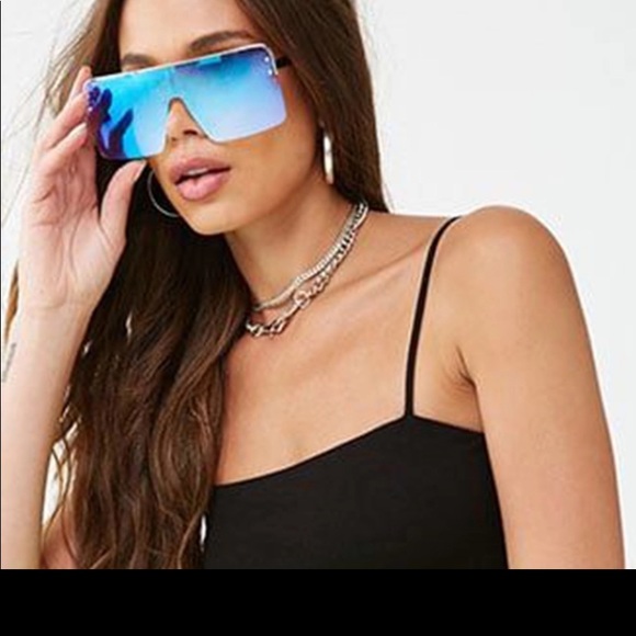 Accessories - ✨🌟Iridescent Blue Oversized Shield Sunglasses 😎